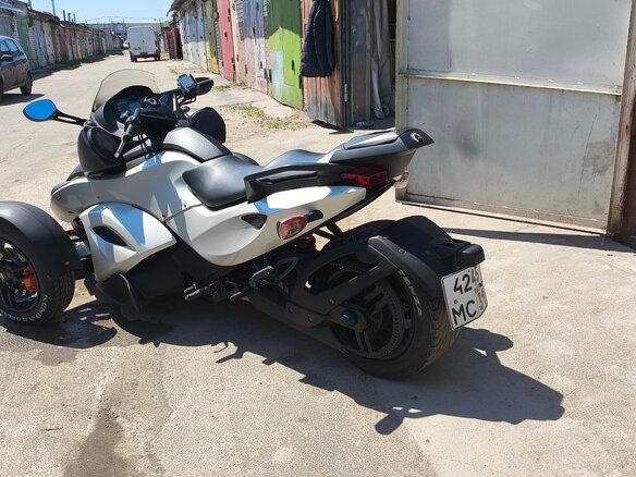 2008 BRP Can-Am Spyder, серебристый, 750000 рублей - вид 5