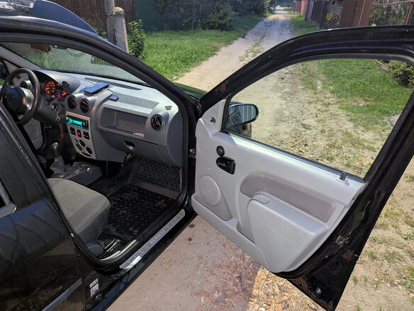 2009 Renault Logan I, чёрный, 310000 рублей - вид 5
