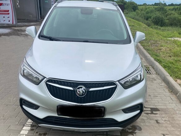 2018 Buick Encore I Рестайлинг, серебристый, 1300000 рублей