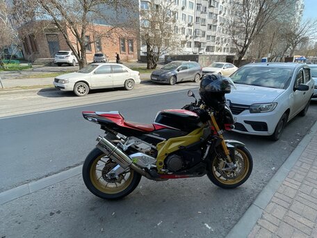 2006 Aprilia Tuono 1000, красный, 650000 рублей, вид 1