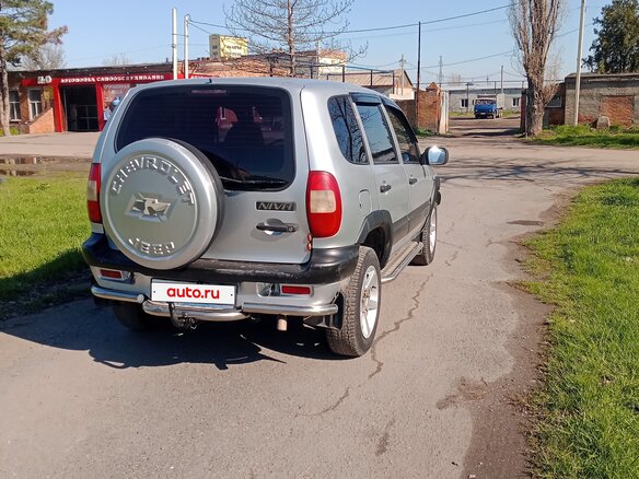 2005 Chevrolet Niva I, серебристый, 450000 рублей - вид 2