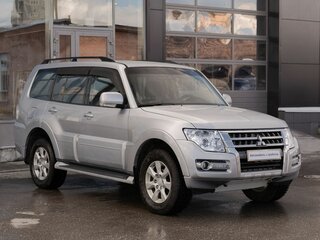 2014 Mitsubishi Pajero IV Рестайлинг 1, серебристый, 2030000 рублей, вид 3