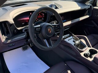2026 Porsche Cayenne GTS Coupé III Рестайлинг, чёрный, 25999500 рублей, вид 4