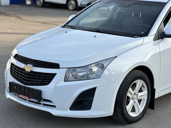 2014 Chevrolet Cruze I Рестайлинг, белый, 730000 рублей - вид 8