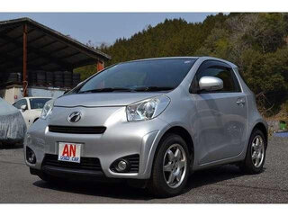 2013 Toyota iQ, серебристый, 700000 рублей, вид 1