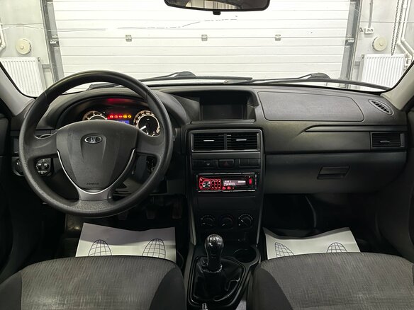 2017 Lada (ВАЗ) Priora I Рестайлинг, белый, 549000 рублей - вид 9