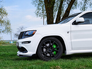 2013 Jeep Grand Cherokee SRT IV (WK2) Рестайлинг, белый, 5150000 рублей, вид 2