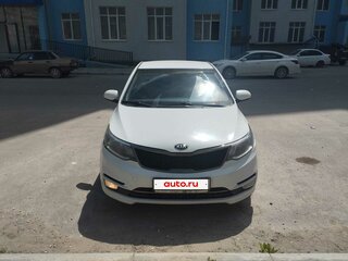2016 Kia Rio III Рестайлинг, белый, 650000 рублей, вид 1
