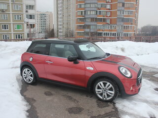 2020 Mini Hatch Cooper S III (F55/F56) Рестайлинг, красный, 2200000 рублей, вид 5