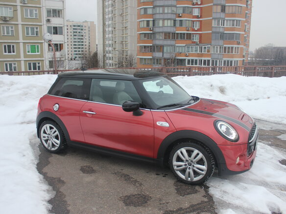 2020 Mini Hatch Cooper S III (F55/F56) Рестайлинг, красный, 2200000 рублей - вид 4