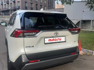 2022 Toyota RAV4 V (XA50), белый, 4350000 рублей, вид 4