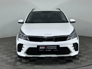 2022 Kia Rio X IV Рестайлинг, белый, 1617000 рублей, вид 3
