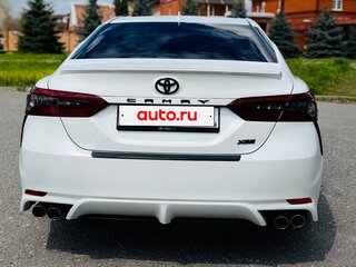 2021 Toyota Camry VIII (XV70) Рестайлинг, белый, 2850000 рублей, вид 4