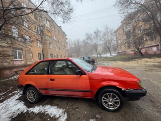 1985 Mazda Familia V (BF), красный, 150000 рублей, вид 4