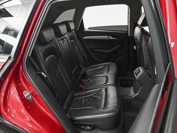 2010 Audi Q5 I (8R), красный - вид 6