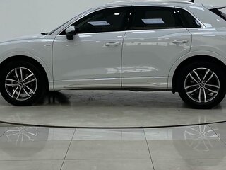 2022 Audi Q3 35 TFSI II (F3), белый, 1745000 рублей, вид 5