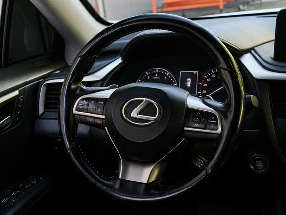 2020 Lexus RX 300 IV Рестайлинг, белый, 3719000 рублей - вид 10