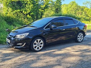 2013 Opel Astra J Рестайлинг, чёрный, 725000 рублей, вид 2