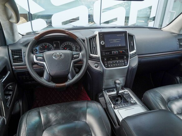 2015 Toyota Land Cruiser 200 Series Рестайлинг 2, чёрный, 5033000 рублей - вид 11
