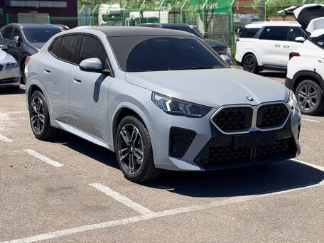 2025 BMW X2 sDrive20i II (U10), серый, 7150000 рублей, вид 1
