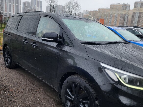 2020 Kia Carnival III, чёрный, 4250000 рублей - вид 3
