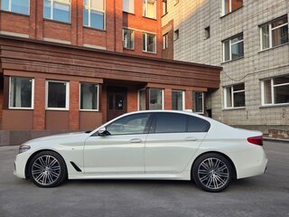 2019 BMW 5 серии 530d xDrive VII (G30/G31/G38), белый, 4300000 рублей, вид 4