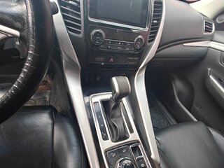 2017 Mitsubishi Pajero Sport III, коричневый, 2600000 рублей, вид 4