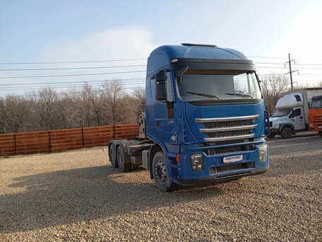 2023 IVECO-Hongyan 6x4 (CQ4256), синий, 3938350 рублей, вид 2
