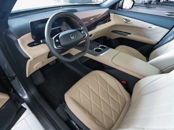 2025 Changan CS75 Plus IV, серый, 4249900 рублей - вид 8