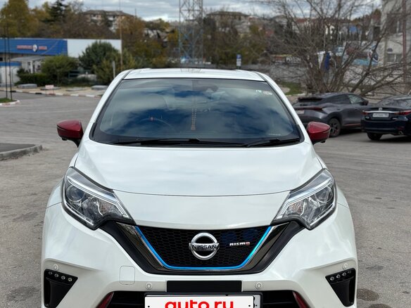 2017 Nissan Note Nismo e-Power II Рестайлинг, белый, 1480000 рублей - вид 1