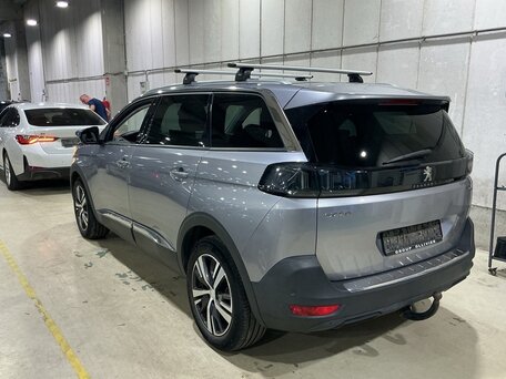 2022 Peugeot 5008 II Рестайлинг, серый, 2319000 рублей, вид 3