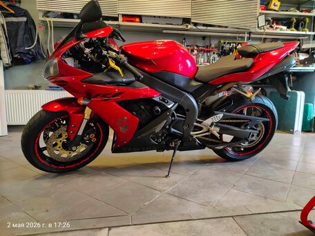 2005 Yamaha YZF-R1, красный, 700000 рублей, вид 4