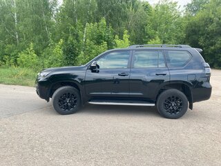 2021 Toyota Land Cruiser Prado 150 Series Рестайлинг 3, чёрный, 6000000 рублей, вид 5