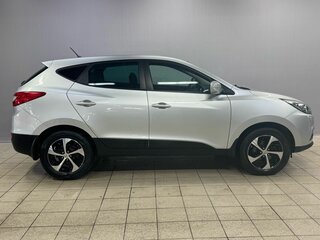 2014 Hyundai ix35 I Рестайлинг, серебристый, 1370000 рублей, вид 4