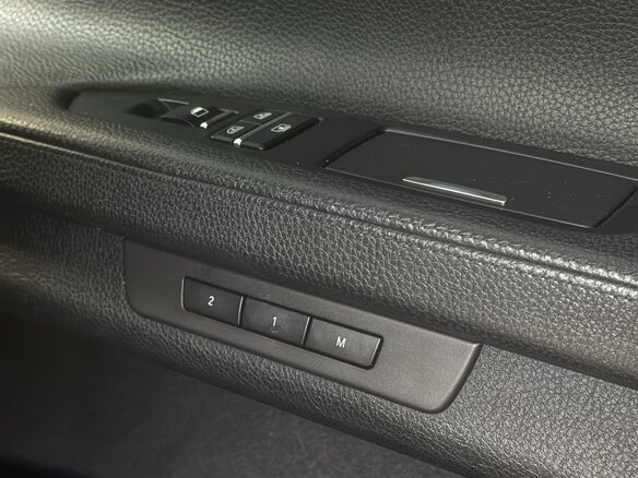 2011 BMW 7 серии 750i xDrive V (F01/F02/F04), чёрный - вид 13