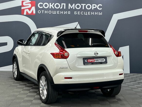 2013 Nissan Juke I, белый - вид 3