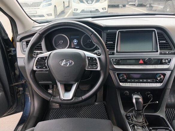 2018 Hyundai Sonata VII (LF) Рестайлинг, белый, 900000 рублей - вид 8