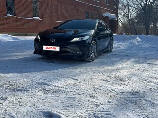 2020 Toyota Camry VIII (XV70), чёрный, 3000000 рублей, вид 2