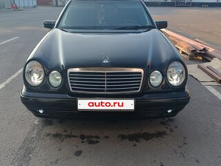 1997 Mercedes-Benz E-Класс 230 II (W210, S210), чёрный, 470000 рублей, вид 3