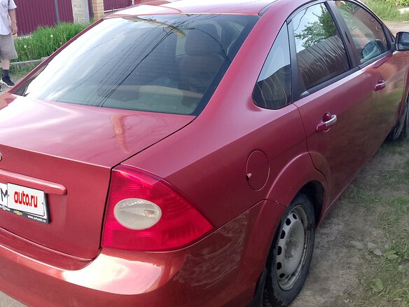 2010 Ford Focus II Рестайлинг, красный, 550000 рублей - вид 2