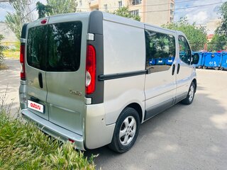 2007 Renault Trafic II Рестайлинг, серебристый, 1450000 рублей, вид 5