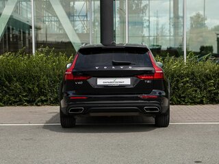 2020 Volvo V60 Cross Country II, чёрный, 2930000 рублей, вид 4