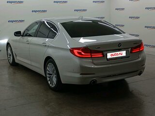 2019 BMW 5 серии 520d VII (G30/G31/G38), белый, 3135000 рублей, вид 4