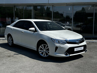 2016 Toyota Camry VII (XV50) Рестайлинг, белый, 2350000 рублей, вид 2