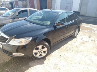 2013 Skoda Octavia II (A5) Рестайлинг, чёрный, 1300000 рублей, вид 1