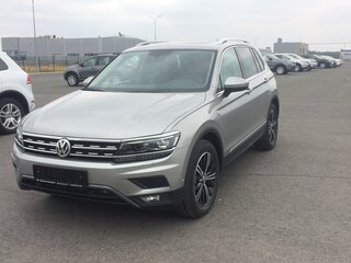 2017 Volkswagen Tiguan II, серебристый, 2200000 рублей, вид 2