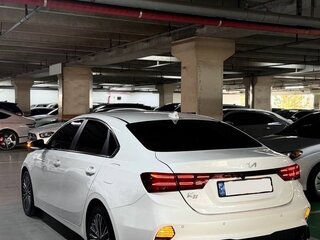 2023 Kia K3 III (BL7), белый, 2050000 рублей, вид 4