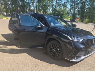 2025 Toyota Crown Kluger, чёрный, 6500000 рублей, вид 3