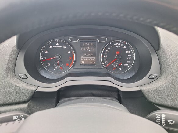 2013 Audi Q3 I (8U), серебристый, 1630000 рублей - вид 6