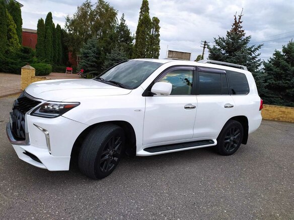 2011 Lexus LX 570 III, белый, 3500000 рублей - вид 4